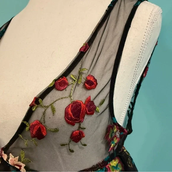 Ecote Floral Embroidered Sheer Top - Picture 8 of 8